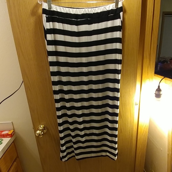 Pure Energy skirt size X (see measurements) - Picture 2 of 8